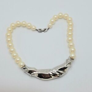 Vtg Signed RICHELIEU Faux Pearl Necklace Beautiful Silver Tone With Dust Bag 20"